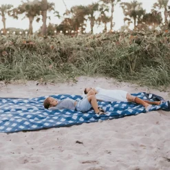 Outdoor Blanket - Navy Plaid